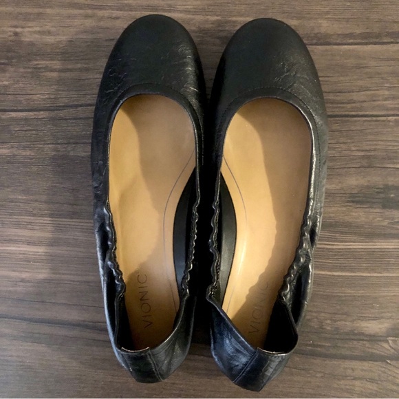 Vionic Alexa Black Leather Slip On Elastic Topline Ballet Flats - Picture 9 of 12